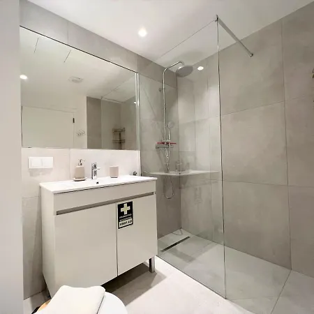 Twins 1 With Pool By Homing Apartamento